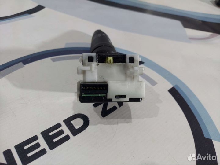 Переключатель поворотников Infiniti Qx56