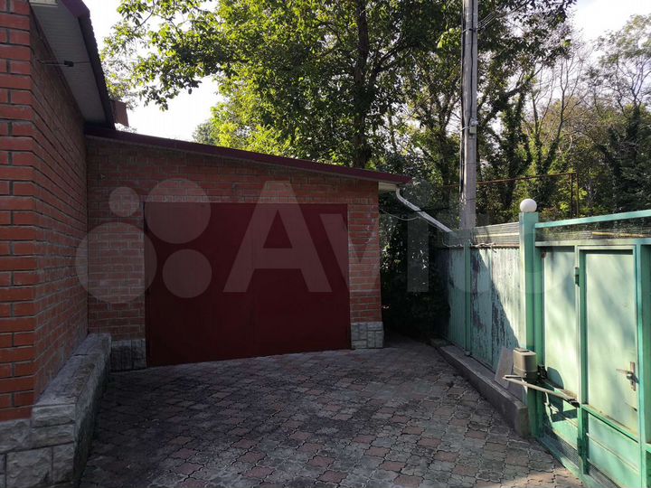 Дом 200 м² на участке 6 сот.