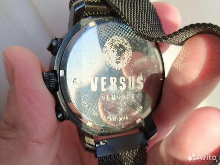 Часы versus versace