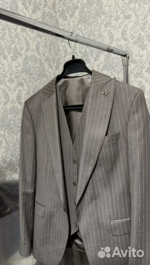 Костюм брючный