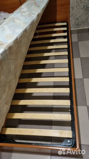 Кровать бу с матрасом