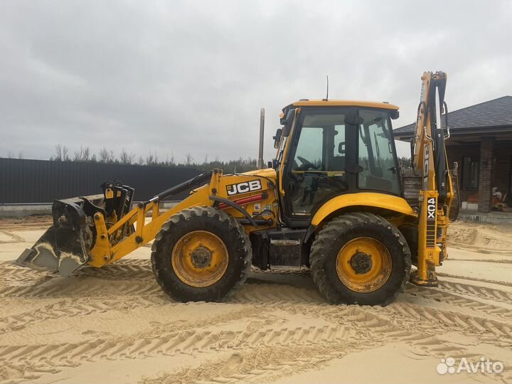 Машинист экскаватора погрузчика jcb