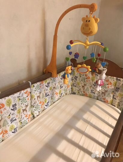 Продам мобиль музыкальный Жирафики