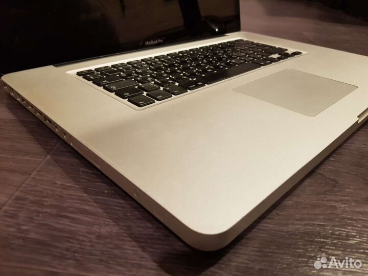 Apple MacBook Pro 17 i7