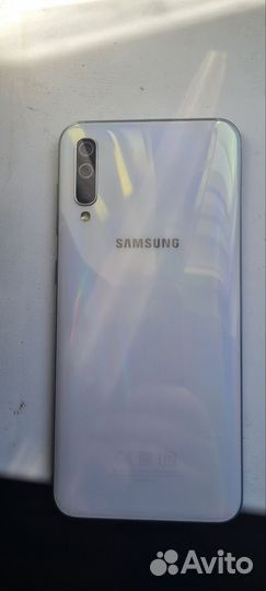 Samsung Galaxy A50, 4/64 ГБ