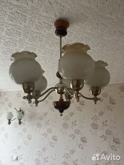 Комплект люстра и бра
