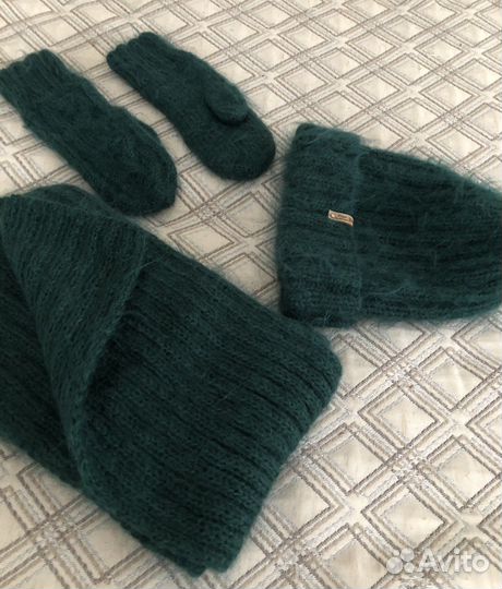 Вязаный комплект зимний из мохера (шапка,шарф)