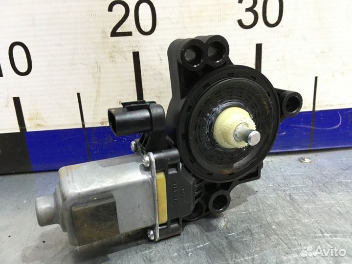 Моторчик стеклоподъемника задний левый Hyundai I30