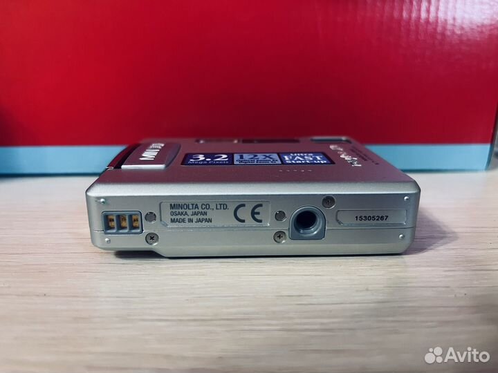 Компактный фотоаппарат Minolta Dimage Xt