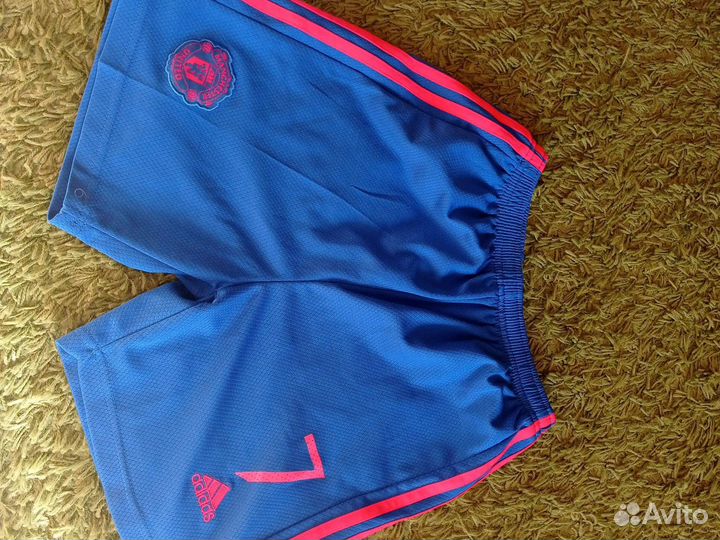 Футбольная форма мю