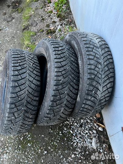 Michelin X-Ice North 4 215/65 R16 102T