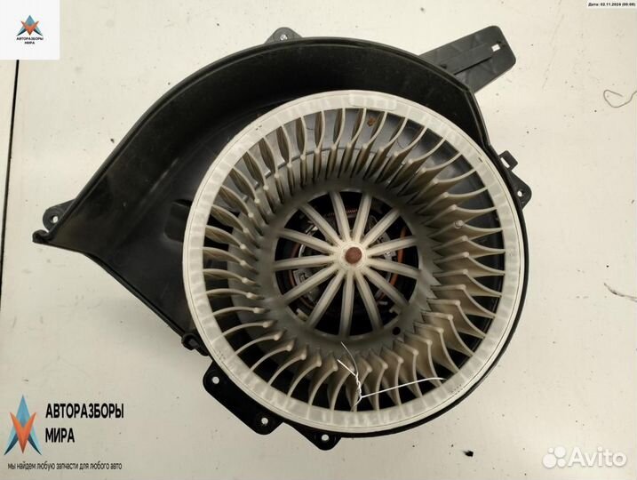 Моторчик печки Skoda Rapid 2016 6R1819015