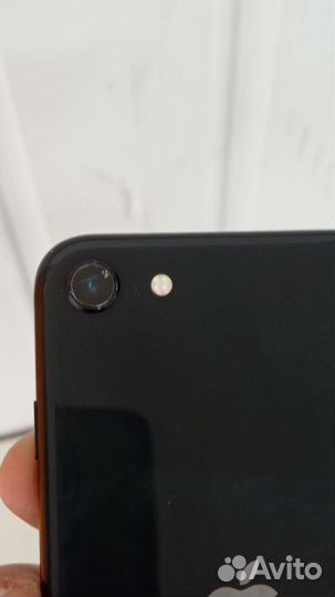 Телефон iPhone SE 2020