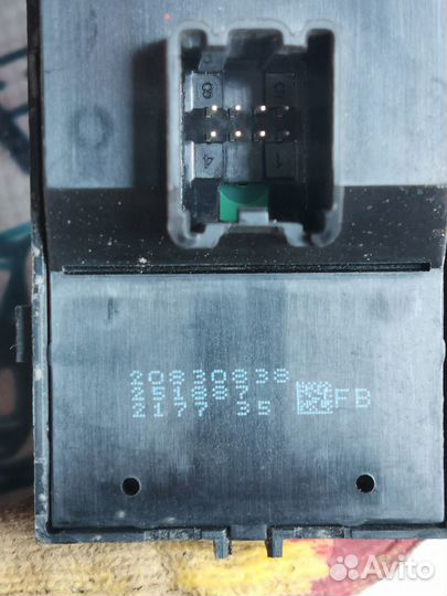 Блок управления стеклоподъемниками Chevrolet Cruze