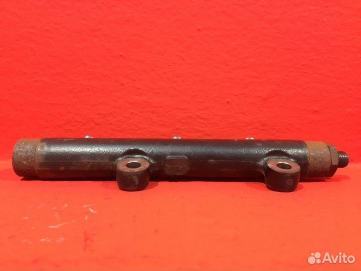 Топливная рампа левая Land Rover Discovery 3 276DT