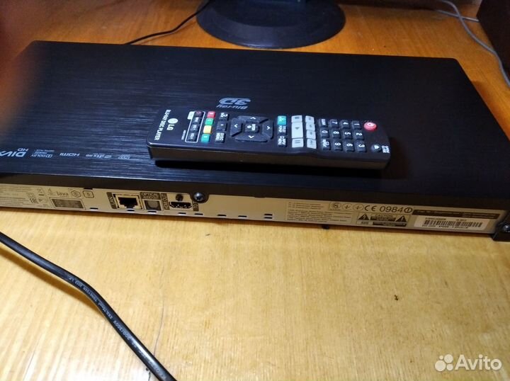 LG BP 630 K Smart 3D BLU-RAY плеер с караоке