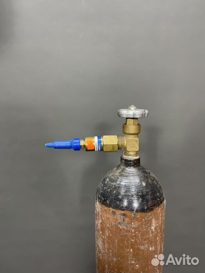 Продам полный баллон с гелием и насадкой