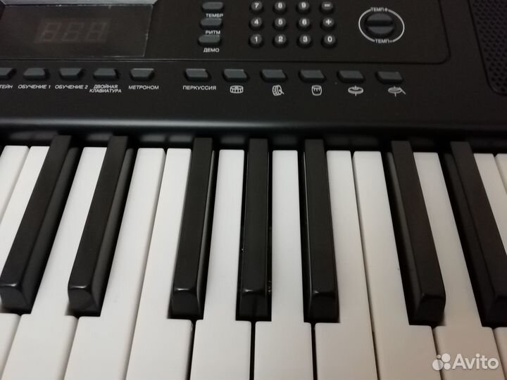 Зарезервирован Синтезатор Denn DEK494