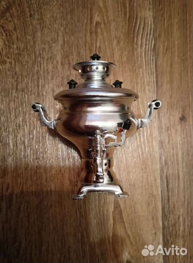 Термос китайский времен СССР и самовар сувенирный