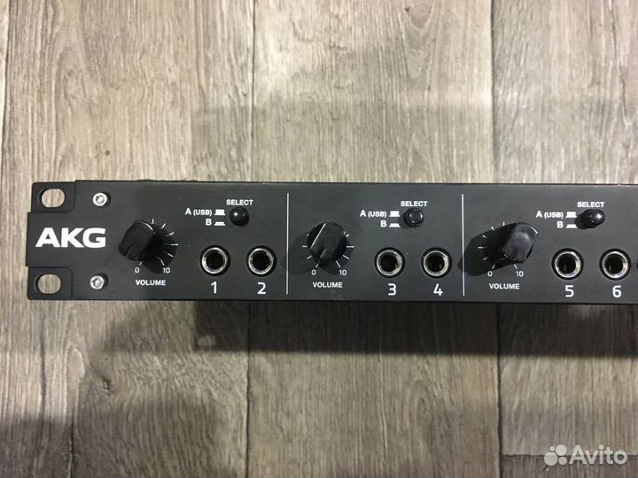 Усилитель для наушников AKG Acoustics HP12U