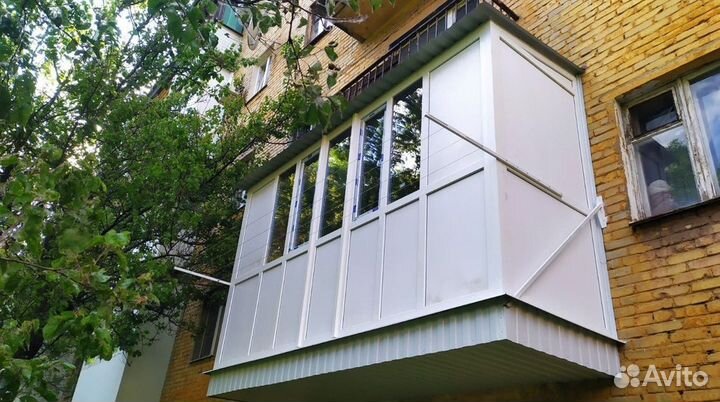 Пластиковый балкон с установкой