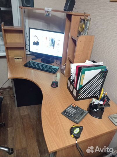 Компьютерный стол