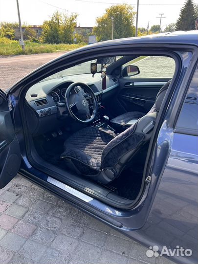 Opel Astra GTC 1.8 МТ, 2010, 240 000 км