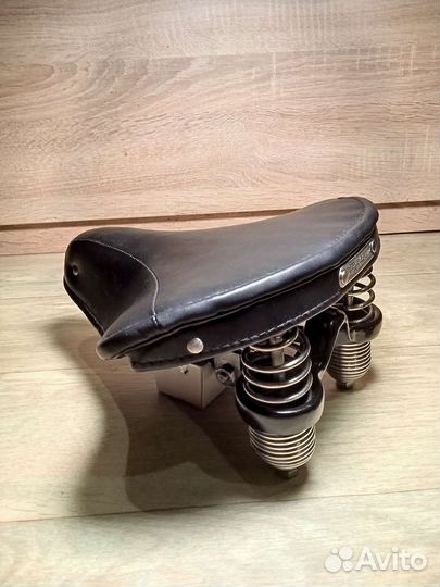 Велосипедные седла СССР. Перешиваю изношенный верх