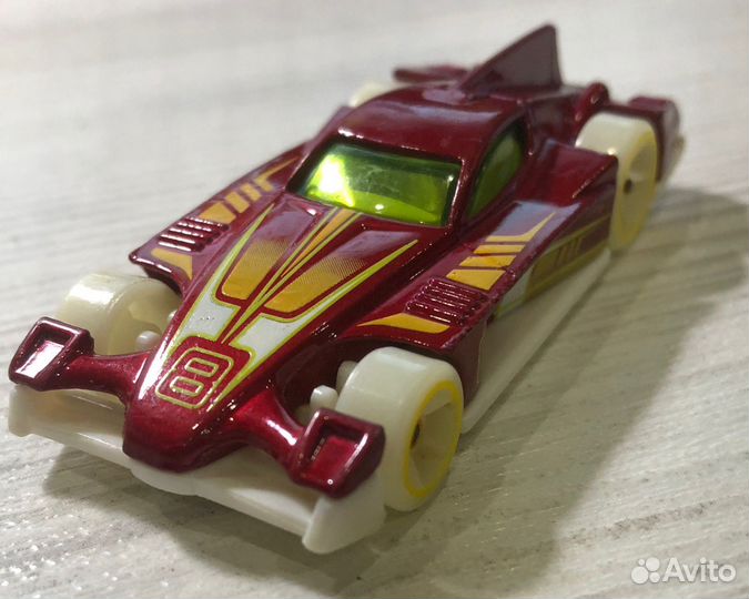 2005 HOT wheels formul8R #8 красный