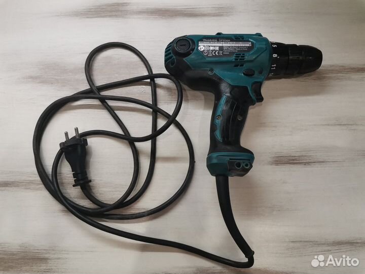 Дрель шуруповерт makita df0300