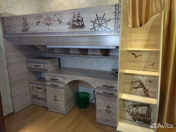 Двухъярусная кровать бу с матрасом