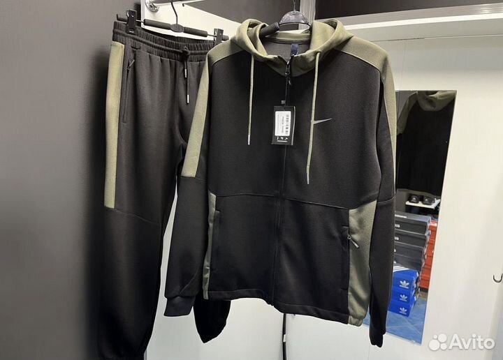 Спортивный костюм Nike