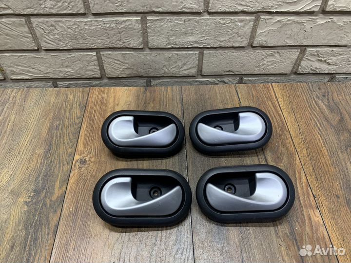 LADA Largus Ручка двери внутренняя левая и правая