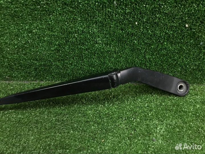 Поводок стеклоочистителя правый Chevrolet Cobalt