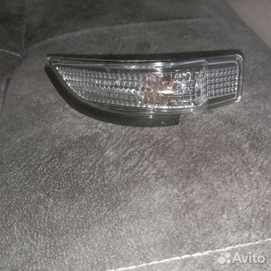 Повторитель поворота на зеркало camry 55