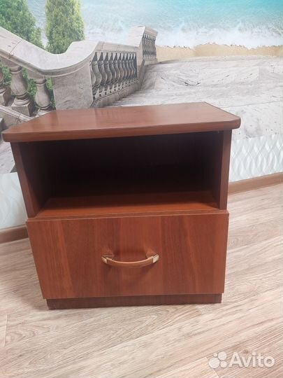 Тумба прикроватная
