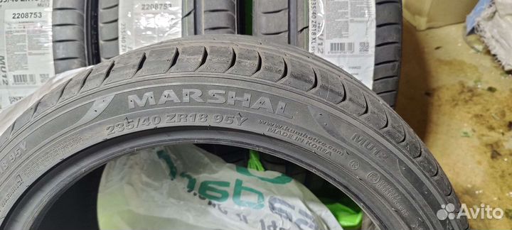 Marshal MU12 235/40 R18 95Y