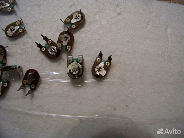 Подстроечный резистор tesla 1 кОм, 150 кОм Б/У