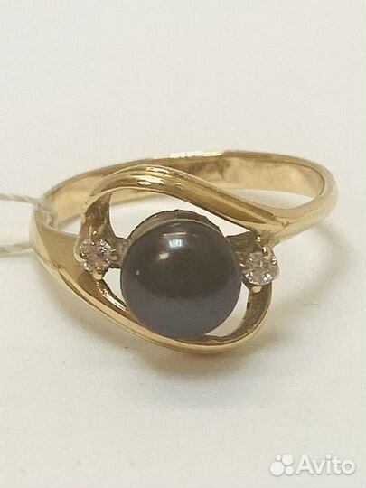 Кольцо с синтетическим камнем Золото