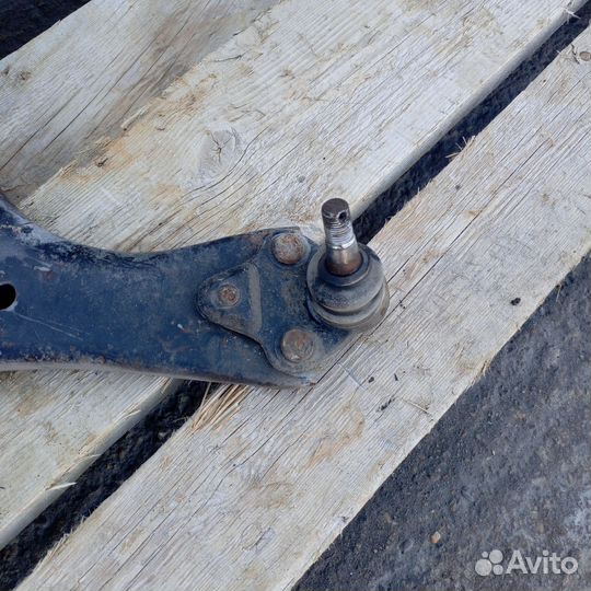 Рычаги передние Тойота Приус 10