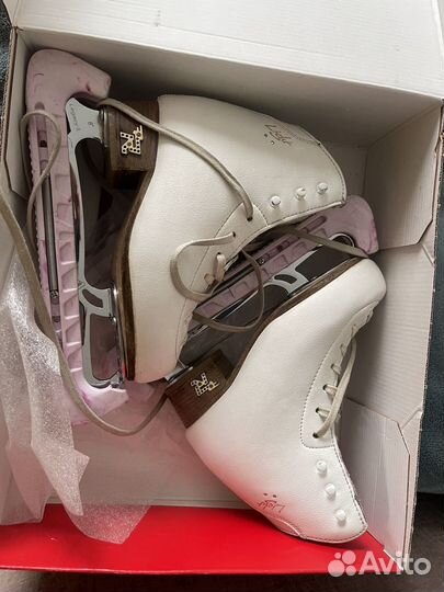 Коньки профессиональные Risport размер 210