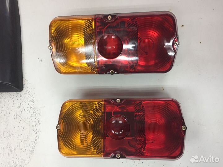 Продам задние накладные фонари
