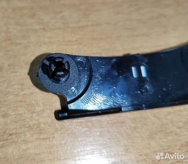 Петля лючка бензобака Lanos