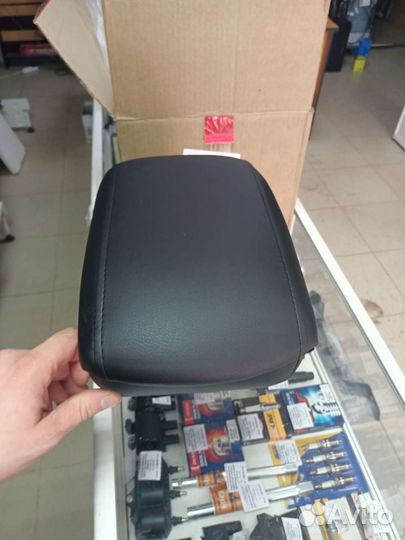 Подлокотник Kia Rio IV с 2017г вставка в подстакан