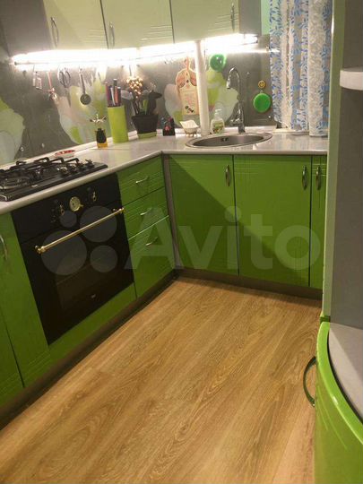 2-к. квартира, 52 м², 4/4 эт.