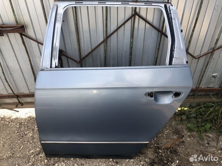 Задняя левая дверь Volkswagen Passat B6 универсал