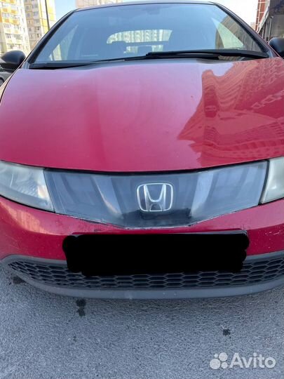 Радиаторная решётка honda civic 5D 2008