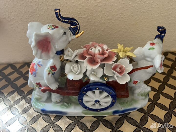 Слоники фарфоровые