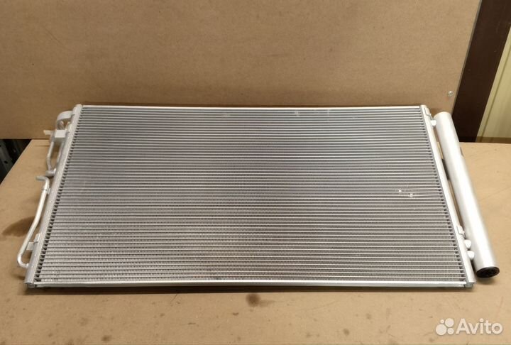 Радиатор кондиционера Hyundai 976063R001