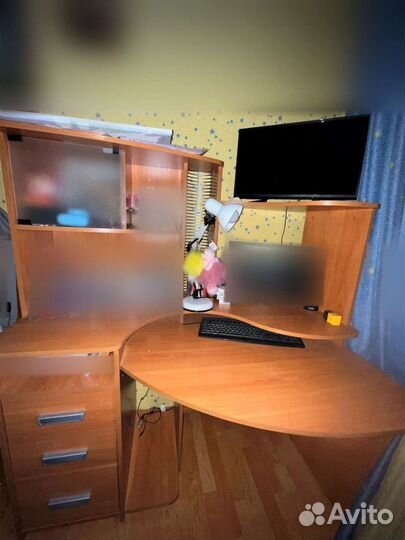 Компьютерный стол бу угловой